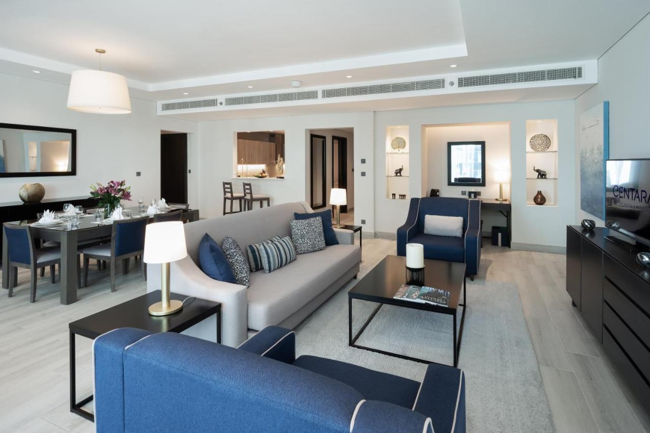 โรงแรมเซ็นทารา และเรสซิเดนซ์ เวสต์เบย์ โดฮา ภายนอก รูปภาพ A suite at the hotel